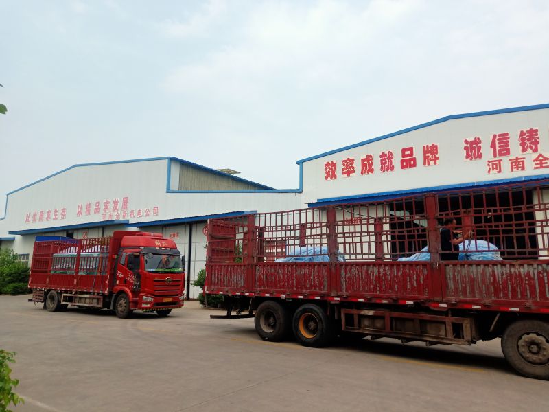 排队发货，，，，，，，，两车货同时发，，，，，，，，四台630kw电机、启动柜出发